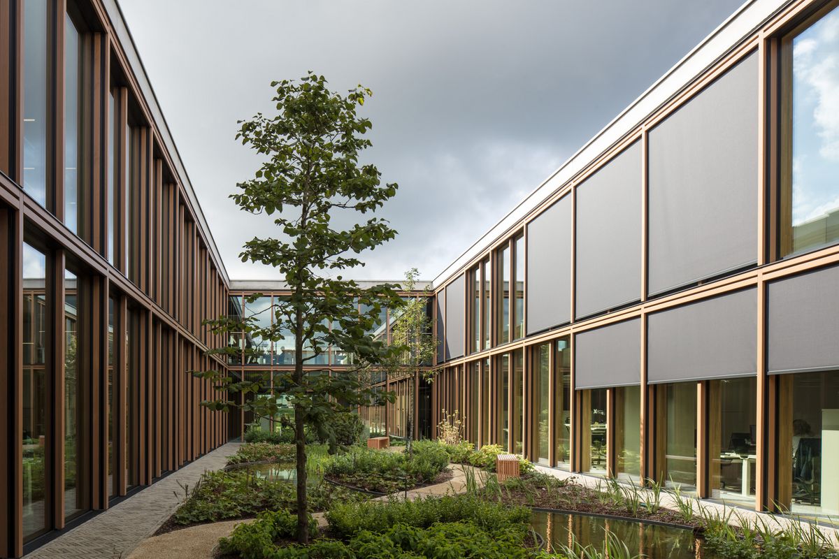 AvB_25_Emsdetten_TECE-Campus_Foto_Christian_Richters_InnenhofRGB.jpg TECE Campus in Emsdetten - Architektur: Schilling Architekten GmbH, Köln