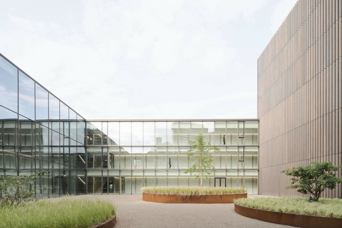 AvB_25_Koeln_historisches_Archiv_Foto_Brigida_Gonzalez Historisches Archiv der Stadt Köln und Rheinisches Bildarchiv in Köln - Architektur: Waechter + Waechter Architekten, Darmstadt; heinlewischer Partnerschaft freier Architekten mbB, Köln; Landschaftsarchitektur: RB+P Landschaftsarchitektur Bauermann Otto Ludwigs Partnerschaftsgesellschaft mbB, Kassel