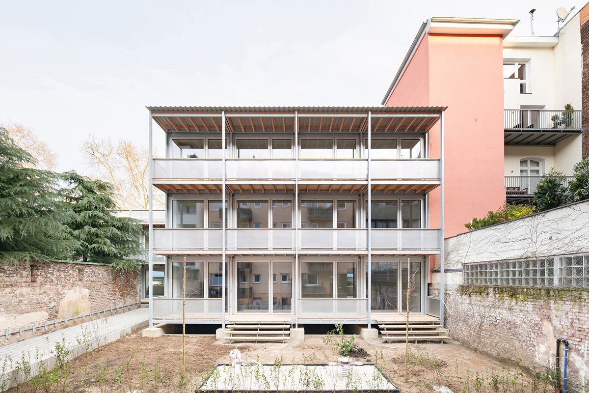 Wohnen F // 9 – Modulare Nachverdichtung in Köln Wohnen F // 9 – Modulare Nachverdichtung in Köln - Architektur: Aretz Dürr Architektur Partnerschaft von Architekten mbB, Köln