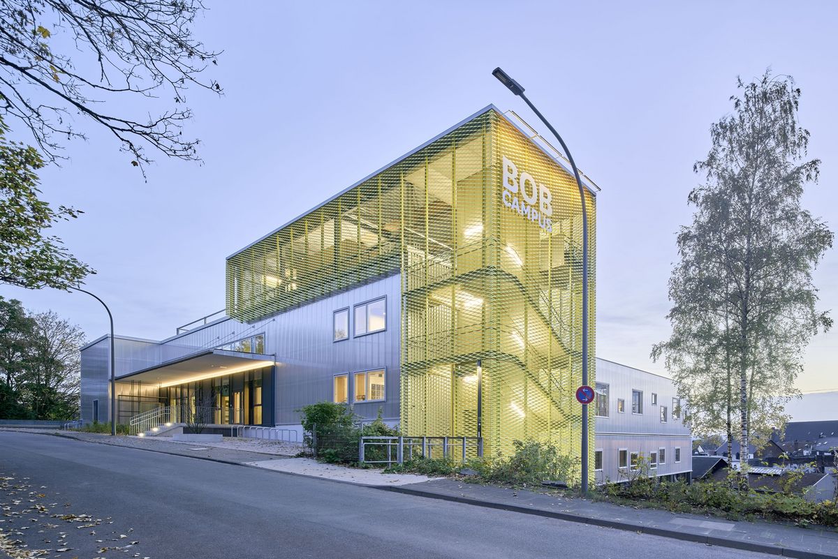 AvB_25_Wuppertal_BOB_CAMPUS_aussen_Foto_Jens_Willebrand_2 BOB CAMPUS in Wuppertal - Architektur: raumwerk.architekten Hübert und Klußmann PartGmbB, Köln; Landschaftsarchitektur: atelier le balto, Berlin