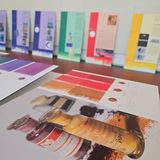 Ausstellung "Farbwelten" im Baukunstarchiv NRW. - Foto: Julia Neuhaus/Baukunstarchiv NRW Informationstafeln zeigen Hinweise zur Erstellung und zum Einsatz von Farbe.